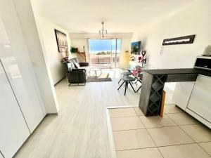 Family Apartment with Lake View | 73