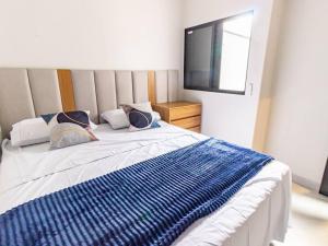 Lindo apto novo e prox ao metro c cama queen