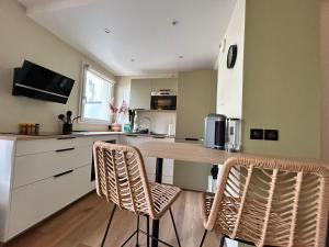 Sweet and comfy in Hyper City center with Netflix, Prime and Disney Plus included