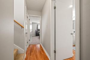 Charming Urban Family Home near Beaches & Downtown