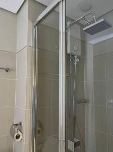 Cozy 1BR nr Ortigas Makati & BGC with Secured Parking