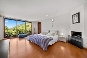 Spectacular house inside the Colombian Mountains