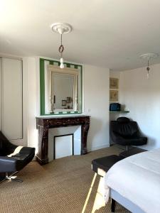 B&B / Chambres d'hotes Chambre d-hotes de charme Partager Enregistrer : photos des chambres