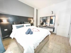 PAMRO moderner Bungalow - 4 Schlafzimmer - 2 Bäder - Whirpool - Ferienanlage mit Pool - Familienfreundlich