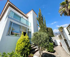 Villa con vista al mar y piscina privada
