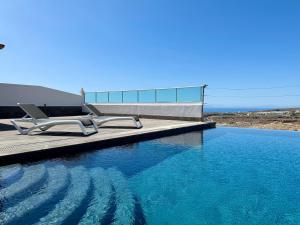 Villa con vista al mar y piscina privada