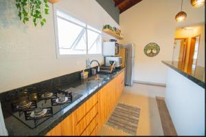 Linda casa em Juquehy a 150 metros da praia!! Casa em condomínio!