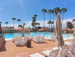 PAMRO moderner Bungalow - 4 Schlafzimmer - 2 Bäder - Whirpool - Ferienanlage mit Pool - Familienfreundlich