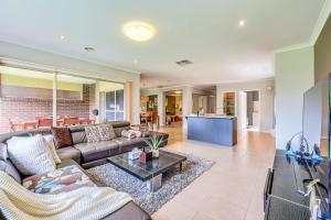 StayAU Spacious Stay Point Cook