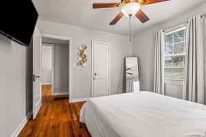 East Hill Oasis Near Beaches & Downtown