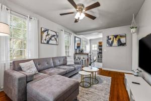 East Hill Oasis Near Beaches & Downtown