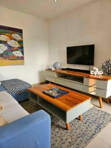 Modern town house with pool and 3 Bdrms