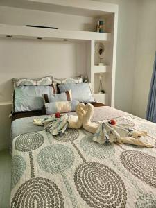 Modern town house with pool and 3 Bdrms