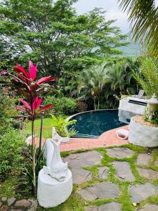 Upscale 2 bedroom apartment in Altos del Maria