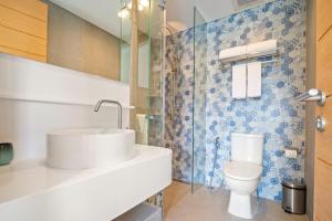 Laguna Lakeside Residences by Banyan Living