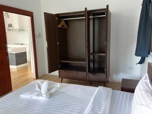 4 bed rooms sea view villa with pool