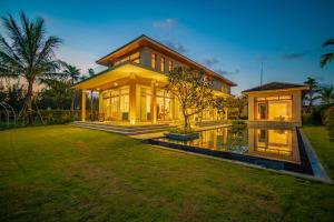 Diamond Beach Villa Da Nang