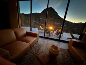 Desert Rain -Floating House