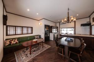 源泉かけ流しの一棟貸し温泉宿The Feet Dogo