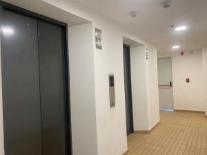 APTO AMOBLADO 77 mt2