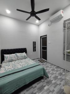 MRR Homestay Nearby Beach Pantai Kelulut - Marang