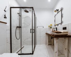 Apartament w środku lasu