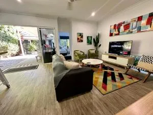 Tropical Pool Villa luxury home with private pool - Stratford