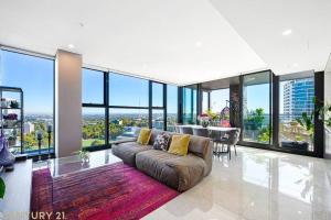 Premium 3Bed Luxury with Infinity Pool & Gym