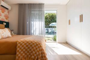 Yo Caba Caba - Beach House with a Colourful Twist!