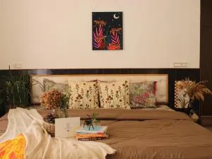 La Casa by Cosmic Kriya - Biling