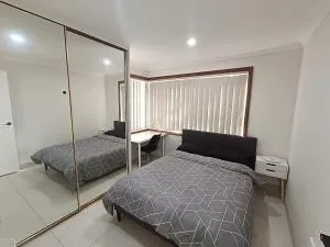 Cozy Room in Spacious, Two Story Home - GC - Holroyd