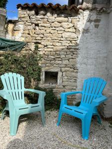 Maisons de vacances Maison de la Greve - coeur de Marans avec cour : photos des chambres