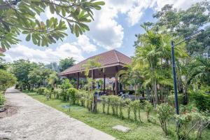 Busaya Resort & Cuisine