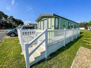 Lovely 6 Berth Caravan At Caldecott Hall Country Park, Norfolk Ref 91010C - 弗里顿诺福克