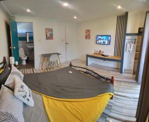 Bedroom, away from home with breakfast 2