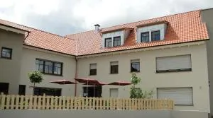 Wiesnblick Café & Zimmer - 施韦因福特