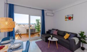 Gå nemt til Fuengirola strand, restauranter, butikker, padel og meget mere!