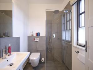 Reetland am Meer - LuxusPlus Reetdachvilla mit 4 Schlafzimmern und Kamin G08