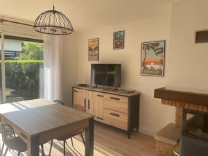 Maisons de vacances Maison tres agreable avec exterieurs, bien situee au plan d-eau Embrun : photos des chambres