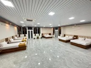 A Mountain view family suite by SS Luxury Comforts - Halebīd