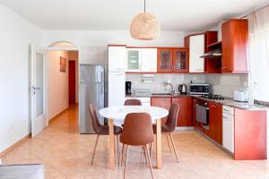 Hanna - 500m from the beach