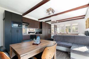 Suite with Mountain View room in Villa Platinum