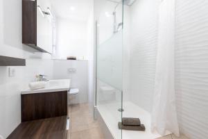 LE SINATRA splendide vue mer panoramique et balcon, idéal pour des séjours de loisirs ou business