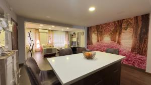 LUXURY New Apartment CITY CENTRE & BEACH, Alicante