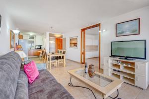 La Maravilla Over The Ocean no01