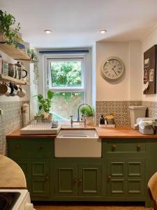 2 bed cottage nr Glastonbury festival, Frome, Bath