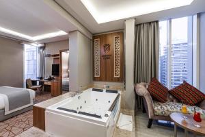 Crown Rose Al Sahafa Hotel