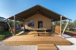 Adriatic Heritage Glamping No2 with Jacuzzi