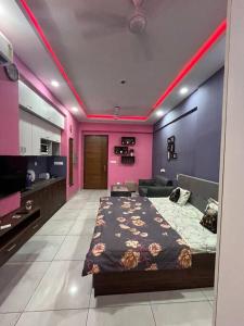Royal Orbit studio