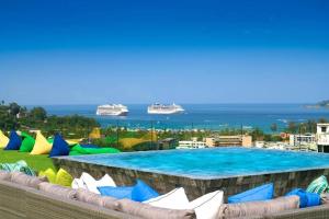 蓝色芭东豪华5卧海景别墅